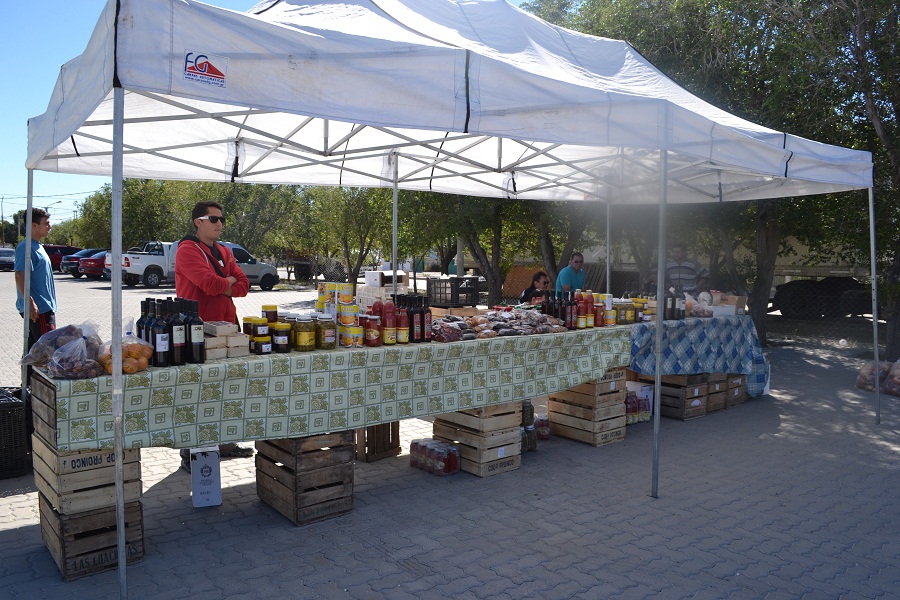 Frutas y verduras para todos fue un éxito en Las Heras