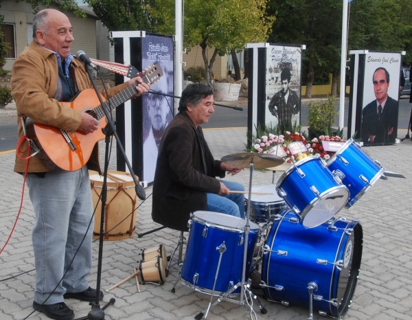 Cañadón Seco rindió homenaje a víctimas de la dictadura militar