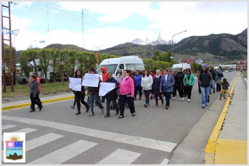 En El ChaltAi??n marcharon contra el abuso de menores