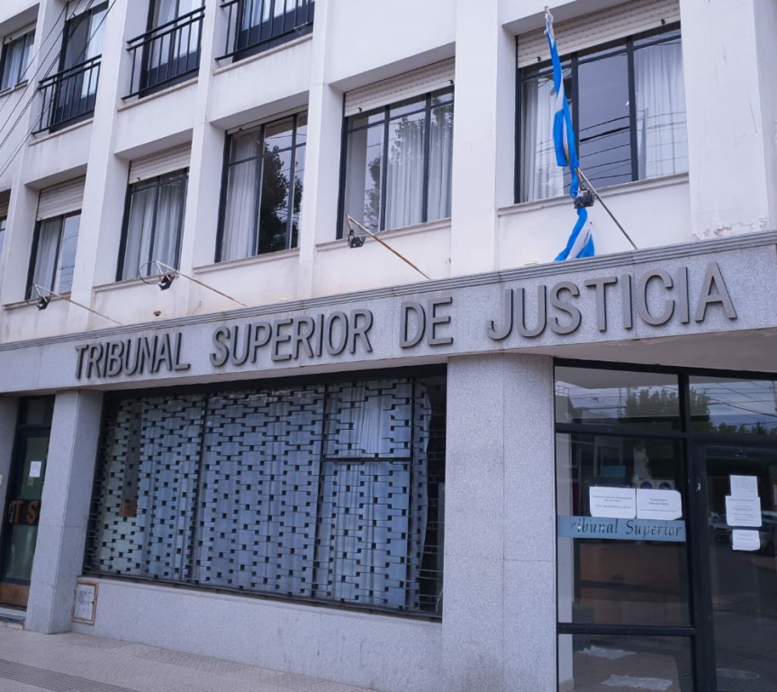 Judiciales reclaman diálogo y aumentos al TSJ