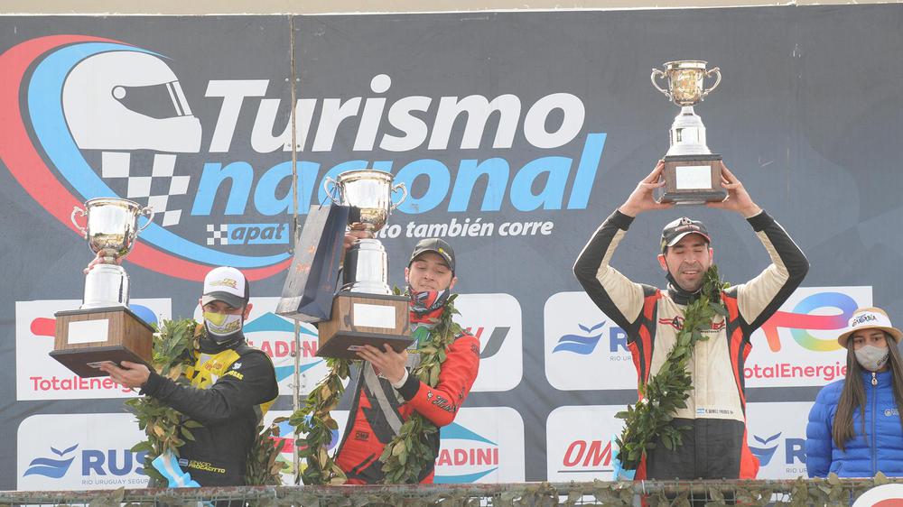 Bautismo triunfal del piloto de Río Gallegos Mateo Núñez