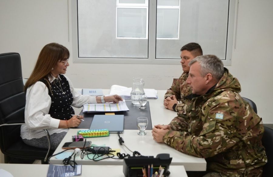 Educación y el Ejército coordinan actividades patrióticas en las escuelas