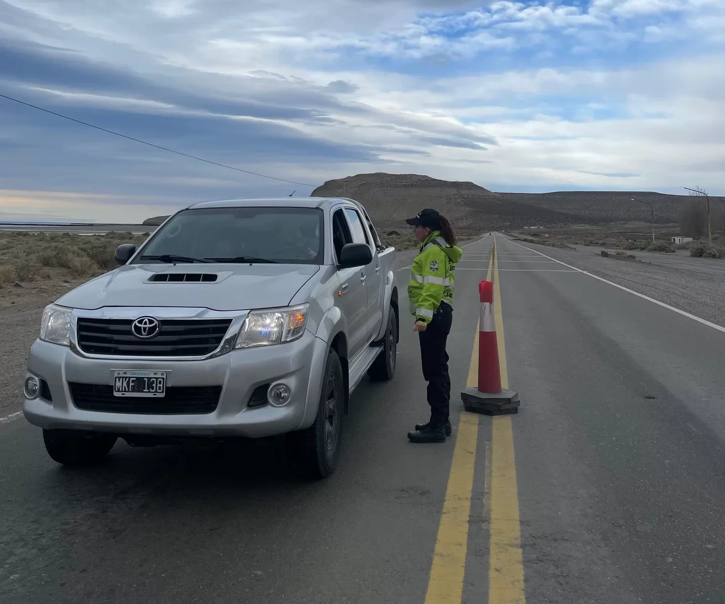 Refuerzan controles en rutas de acceso a Santa Cruz