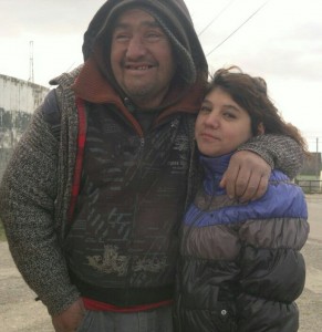 joven busca a su papa por facebook